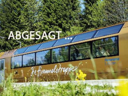 Ein besonderes Meet & Greet OPEN. Mit dem Panoramawagen der Mariazellerbahn zum Dirndlkirtag Pielachtal. Foto: Weinfranz