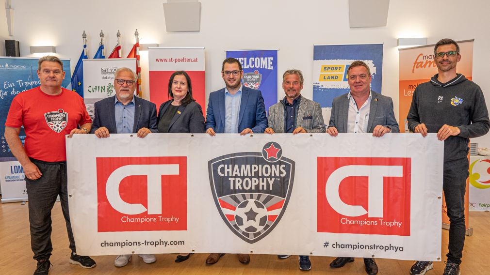 Alexander Rakowitz (Organisator Austrian Trophy), Gerald Berger (Gründer Austiran Trophy), Ilse Stöger, (Leiterin Sportland NÖ), Philipp Gerstenmayer (Landtagsabgeordneter), Frankie Schinkels (Fußball-Legende), Heinz Hauptmann (Stadtrat), Paul Scharner (ehem. Nationalteamspieler)