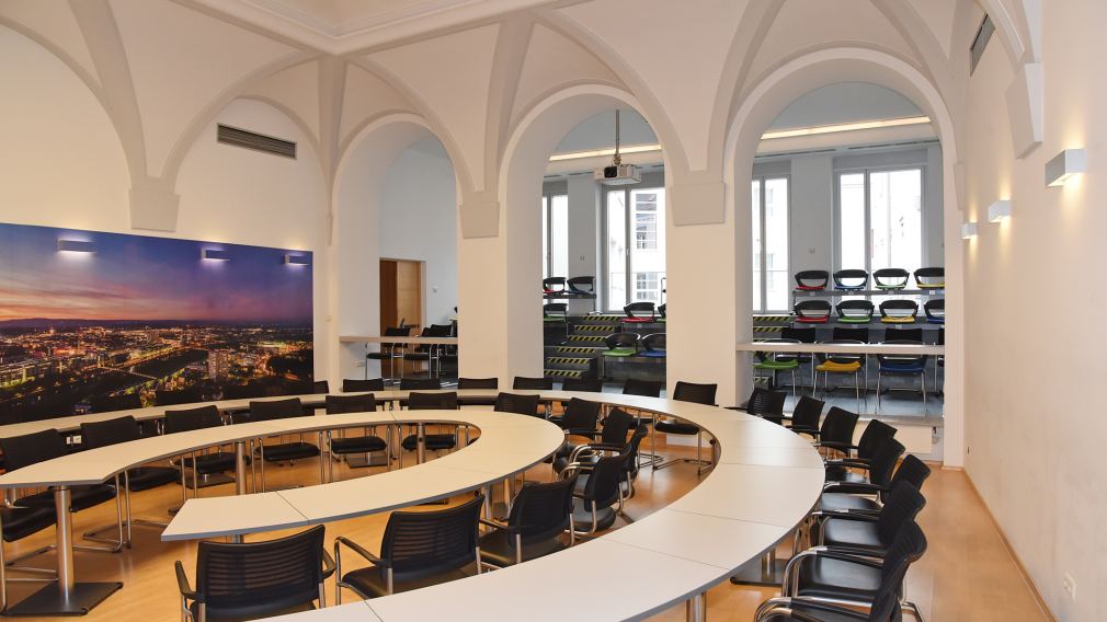 Gemeinderatssitzungssaal im St. Pöltner Rathaus. (Foto: Josef Vorlaufer)