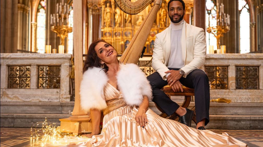 Alexandra Reinprecht und Cesár Sampson verbinden bei Christmas Spirit Klassik und Soul mit den schönsten Weihnachtsliedern. (Foto: Johann Kopf)