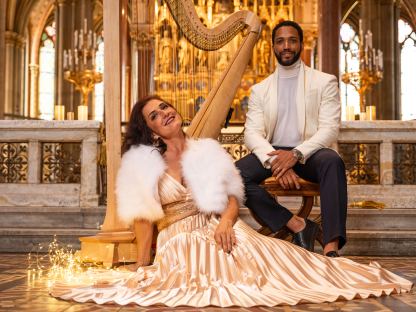 Alexandra Reinprecht und Cesár Sampson verbinden bei Christmas Spirit Klassik und Soul mit den schönsten Weihnachtsliedern. (Foto: Johann Kopf)