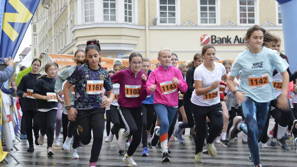 Läufer:innen beim Citylauf. (Foto: Hans Plocek)