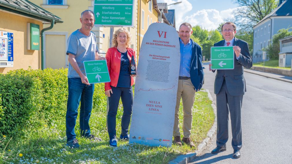 v.l.n.r.: Wolfgang Zimprich („die werbetrommel“), BR Eva Prischl (Magistrat St. Pölten), Mag. Andreas Purt (GF Mostviertel Tourismus), Bürgermeister Mag. Matthias Stadler (Foto: Arman Kalteis)