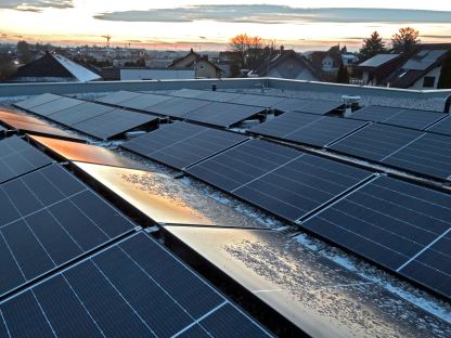 Photovoltaikanlage auf einem Flachdach. (Foto: Wolfgang Mayer)