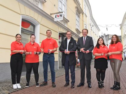 Sieben Personen in der Linzer Straße. (Foto: Vorlaufer)