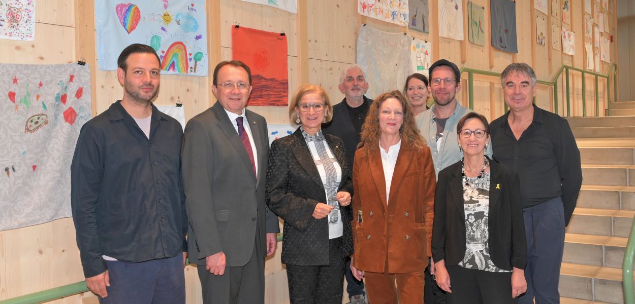 9 Personen im KinderKunstLabor. (Foto: Vorlaufer)