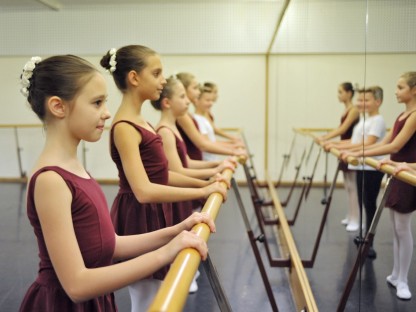 Junge Balletttänzerinnen. (Foto: Wolgang Mayer)