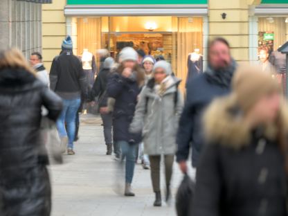 Bei der letzten herkömmlichen Volkszählung 2001 waren in St. Pölten noch über 40 MitarbeiterInnen aus dem Rathaus und 400 Zählorganen beschäftigt. Das verarbeitete Papier füllte damals einen halben Eisenbahnwagon. (Foto: Arman Kalteis)