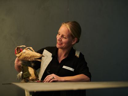 In der Stadtbibliothek erwartet Kinder ein dreiteiliges Theaterabenteuer. (Foto: Petra Forster)