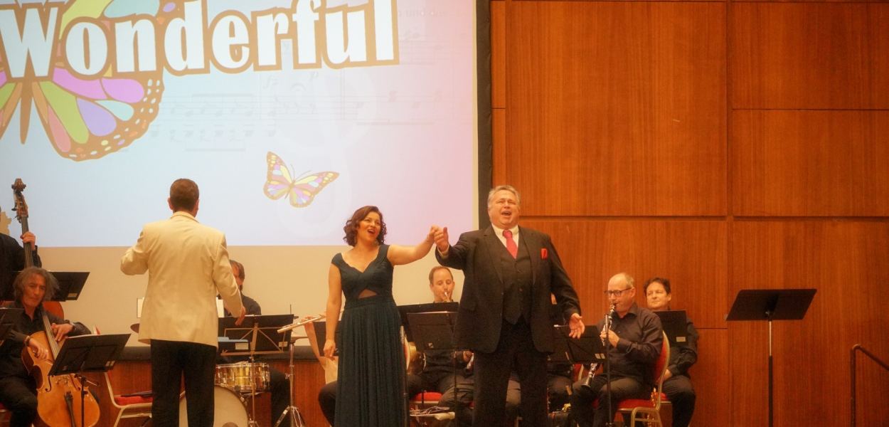 Dieses Mal erwartet das Publikum ein „Rausch“ an bekannten Melodien aus Operette, Oper und auch Chanson bzw. Wienerlied. (Foto: Freunde der Operette)