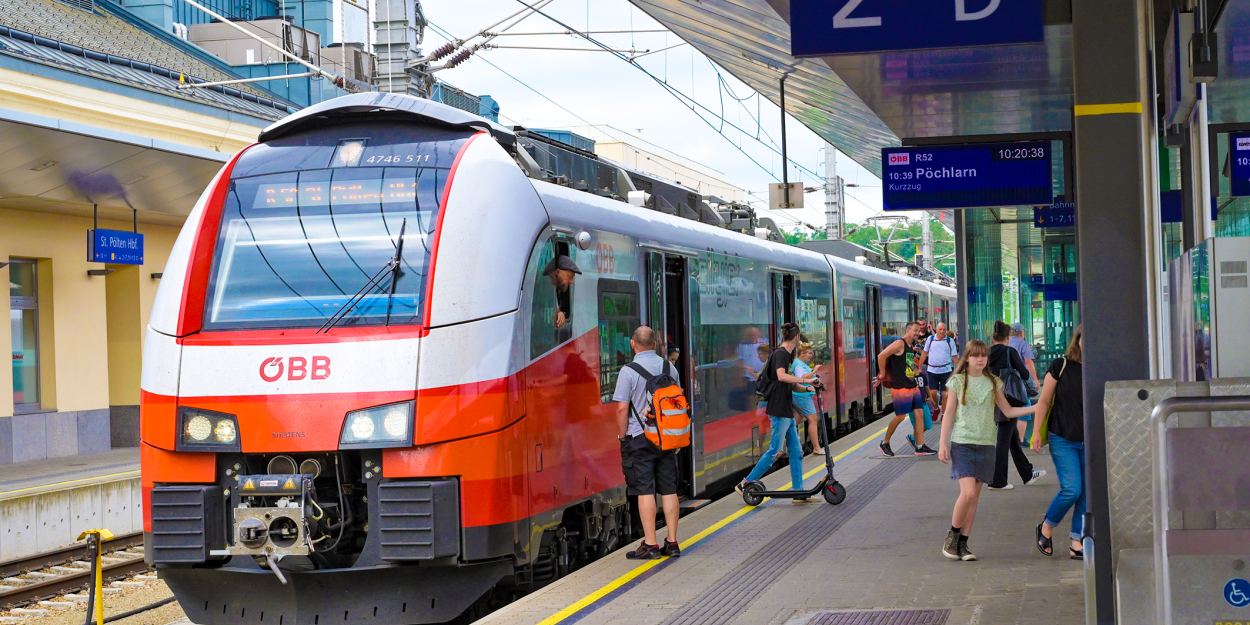 Foto von einem Zug im Bahnhof. (Foto: Vorlaufer)