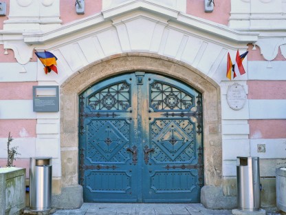 Tor des Rathauses der Stadt St. Pölten. (Foto: Josef Vorlaufer)