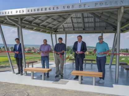 Jens de Buck, Robert Wotapek, Christian Epp, Bürgermeister Matthias Stadler und Wolfgang Lengauer eröffnen feierlich das Naherholungsgebiet 