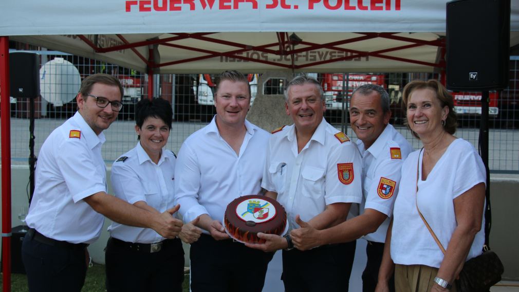 ABI Mateusz Fryn, OV Nicole Gaschinger, Andreas Brandstetter, LBD Dietmar Fahrafellner, BR Max Ovecka und Eleonora Brandstetter. (Foto: FF St. Pölten-Stadt)