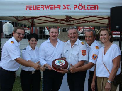 ABI Mateusz Fryn, OV Nicole Gaschinger, Andreas Brandstetter, LBD Dietmar Fahrafellner, BR Max Ovecka und Eleonora Brandstetter. (Foto: FF St. Pölten-Stadt)