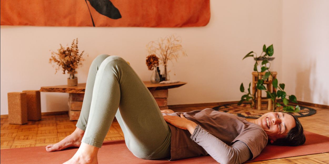 Im Rahmen des Frauensalons mit Christina Kiehas alias YogenaYoga kann kostenfrei Online-Yoga via Zoom praktiziert werden. (Foto: Katrin Meindl)