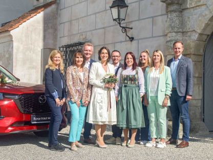 Sabine Figl/Schloss Viehofen, Sandra Gruberbauer/Organisation, Franz Mayer/Madza Mayer, Patrizia Engelhart-Getzinger/Brautmodel, Georg Loichtl/Flieger Catering, Livia und Jutta Nentwich/Gartenwerkstatt, Florian Haiderer/Sparkasse. (Foto: textART)