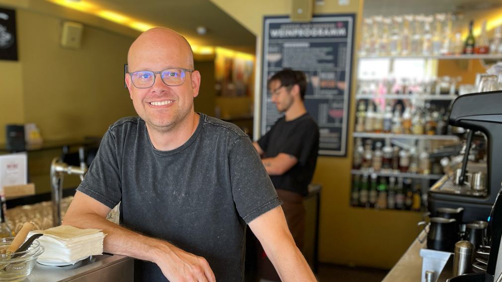 Sommelier Florian Heindl im Cinema Paradiso. Foto: Herndl/z.V.g.